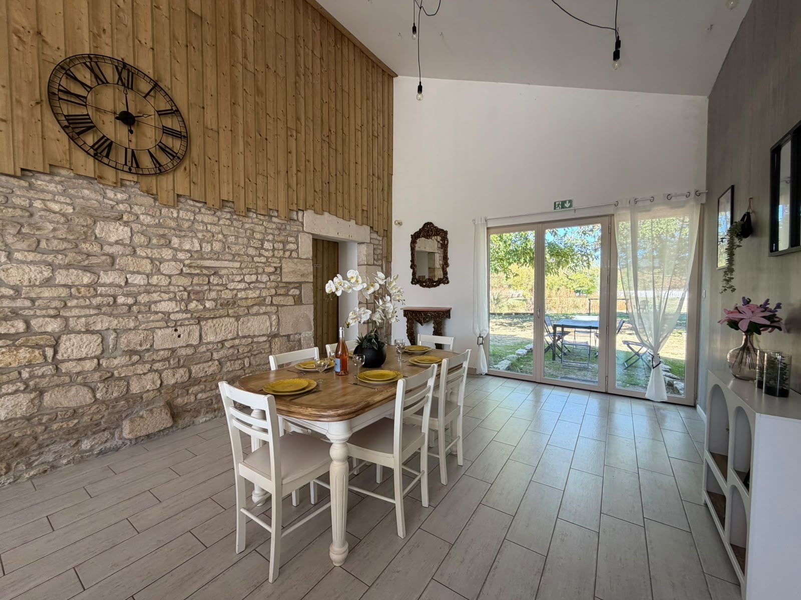 Salle à manger de la maison bleue